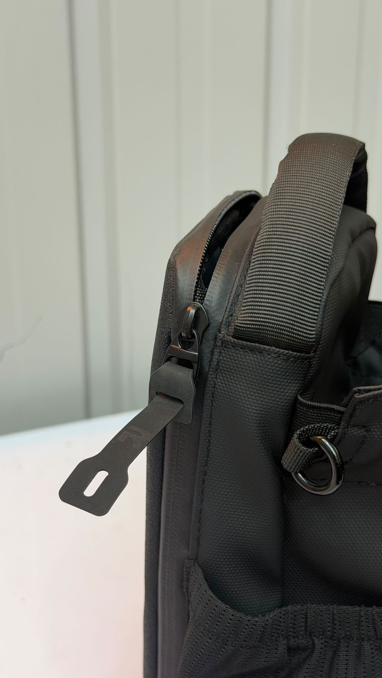 The Rig Pro — Magnetic Bottle Bag