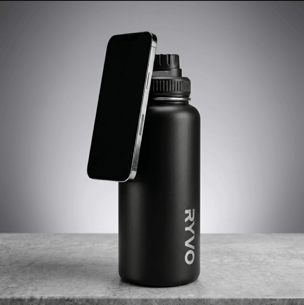The Ringo - 1L Bottle with Magnetic Phone Cap