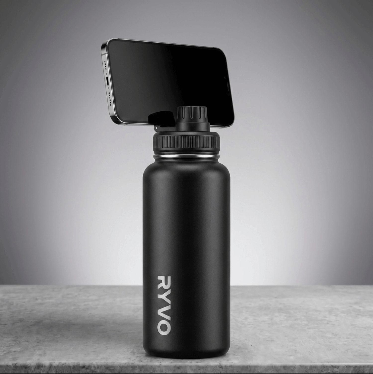 The Ringo - 1L Bottle with Magnetic Phone Cap